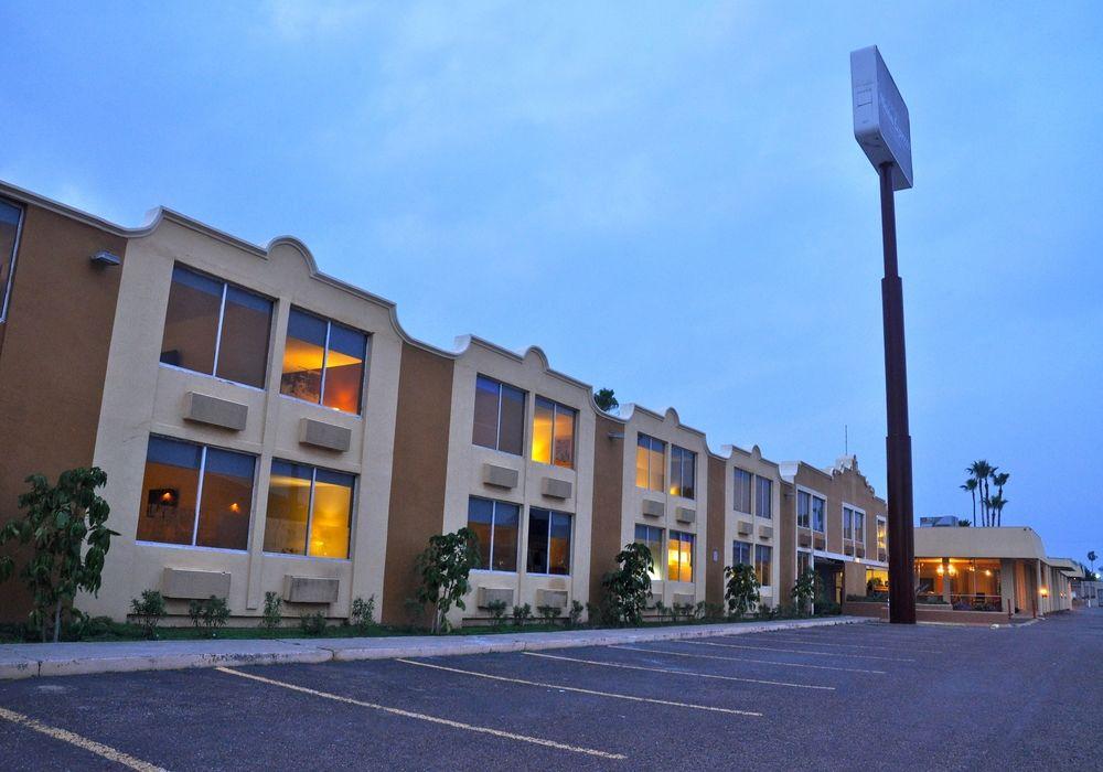 Clarion Inn Near Mcallen Airport Exterior photo